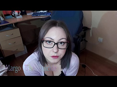 ❤️ Sexy Girl with Glasses Sucks Dildo Deeply on Camera ❤ Cazzo à noi ❌